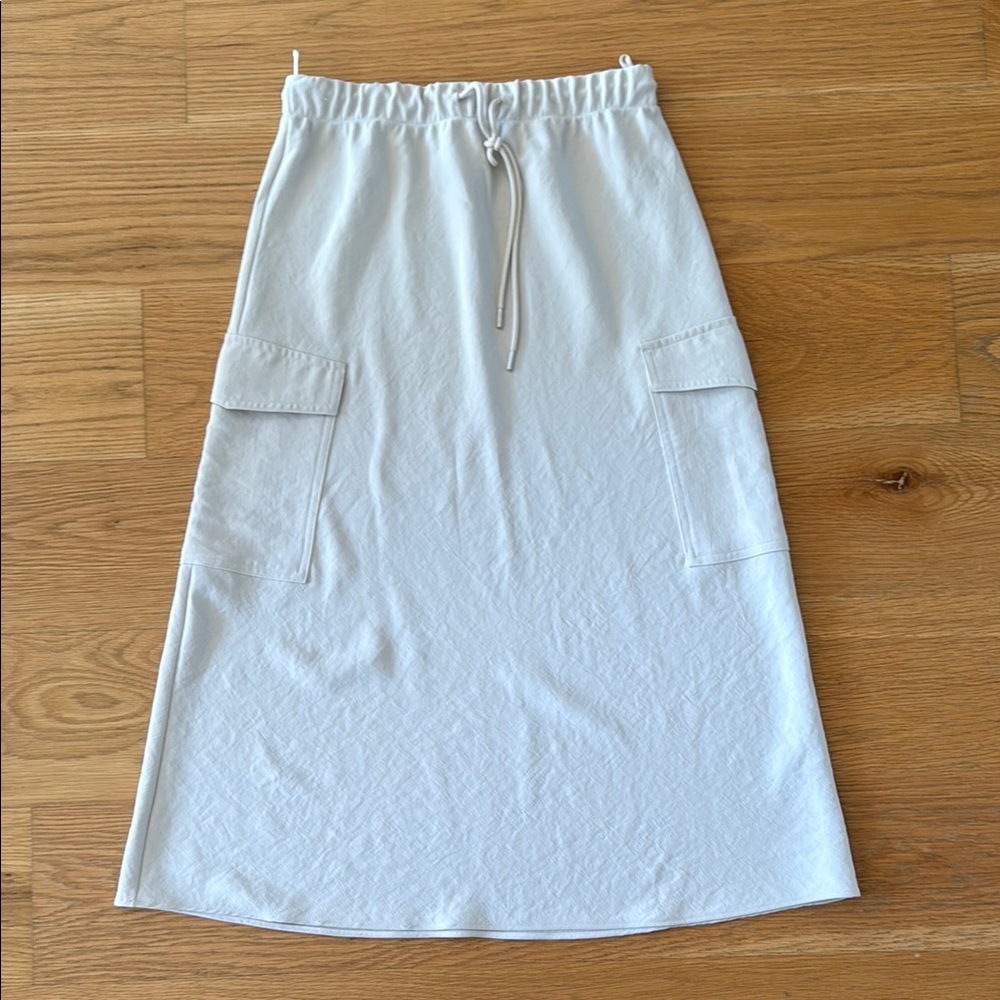 Aritzia Muse Cargo Skirt